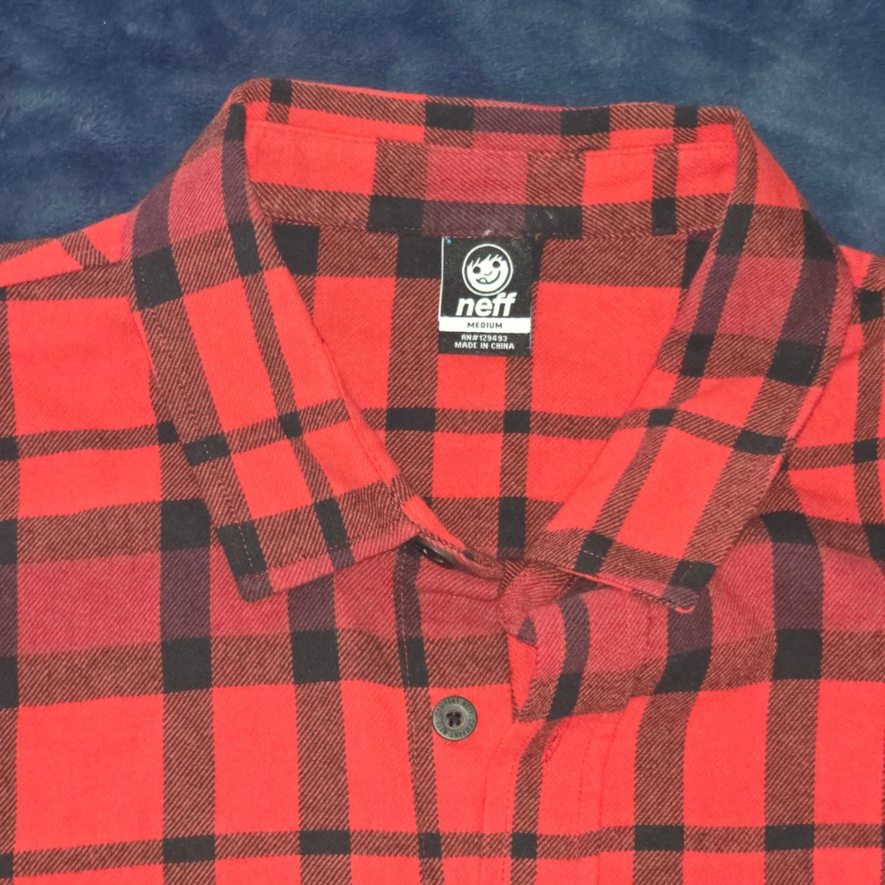 Neff Shred Flannel Shirt Mens Medium Red Black Buffalo Plaid‎ Button Down NWT